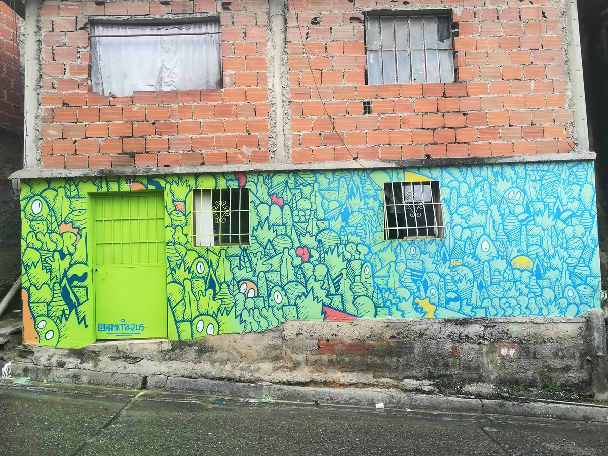 HTrazos's tweet photo. Amor para los hogares de Petare - San Blas 😍😍
#caracas #Venezuela #colores #graffitiart #art https://t.co/Cn7gNfJUnB