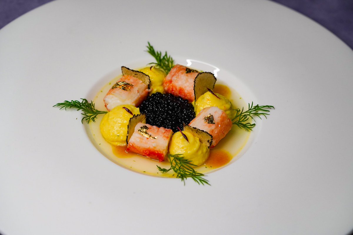 isaiddatshit's tweet photo. Was feeling fancy.. I call this dish. Got my Stimmy🤑 ...... (jk) 🙂
There is poached king crab with 24k gold, Russian caviar, A saffron foie gras mousse, Black winter truffle, passion fruit reduction, on top of a #MODselection rosé herb gelee. https://t.co/NSK1V9zm77