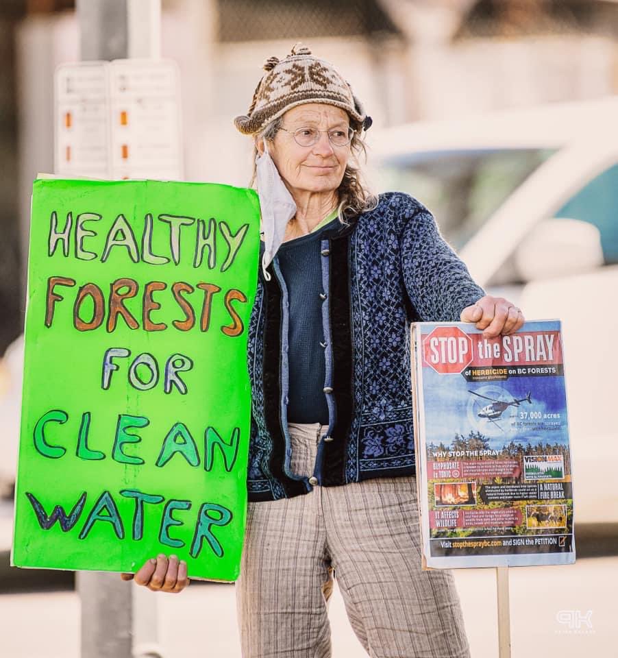 bcforestmarch's tweet photo. To everyone who participated, whether in-person or online, we say THANK YOU for your relentless commitment to telling the BC government that our ancient woodlands are #WorthMoreStanding ❤️🌲 https://t.co/8wQ1QwjhCy