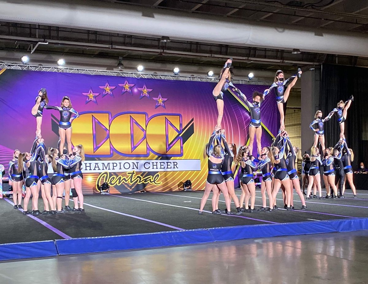 Great competition yesterday!! 💙🖤  Outstanding stunts!! 🐾 Level 2 champion!!! 
⭐ Junior GRAND Champions!!! 💙🖤 Full Paid bid to the ONE Finals!