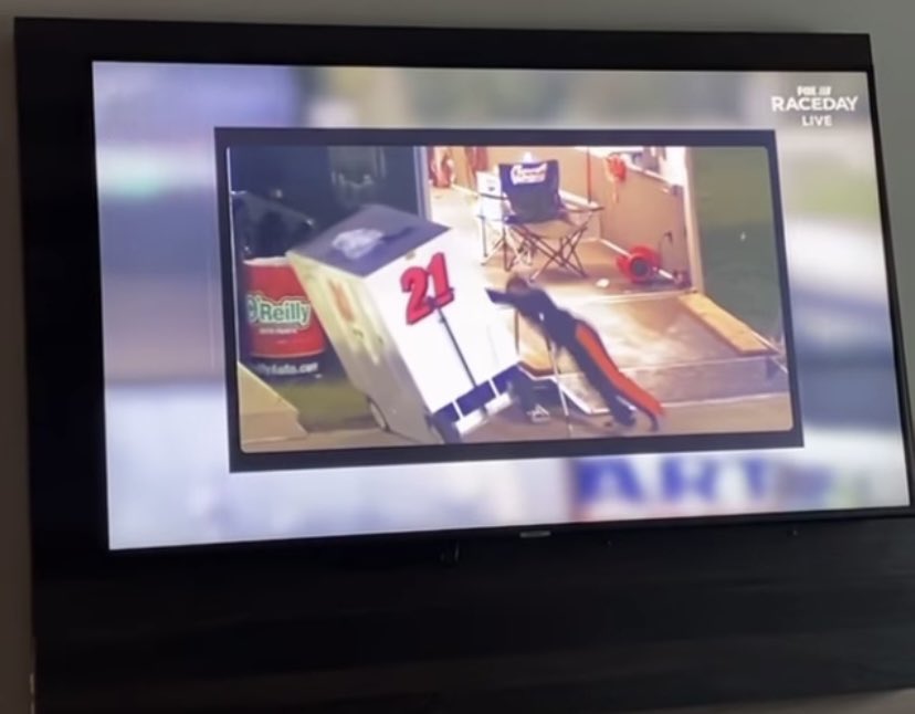 JasonLester_7's tweet photo. Big shout out to @ClintBowyer  for the put it out there clip, I learned to take no bullshit from no one :) https://t.co/ExzmyJKGdP