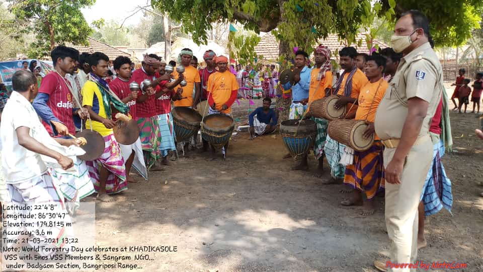BaripadaT's tweet photo. Awareness Rally on #ForestFire and #Poaching conducted at Khadiasole #VanSurakhyaSamiti (Fringe village) on eve of #WorldForestryDay2021 with help of Sangram NGO.
#pccfodisha #forestdeptt #Simlipaltigerreserve #simlipalfires #DM_Mayurbhanj #CircleRccf https://t.co/r0nNSfvdNA