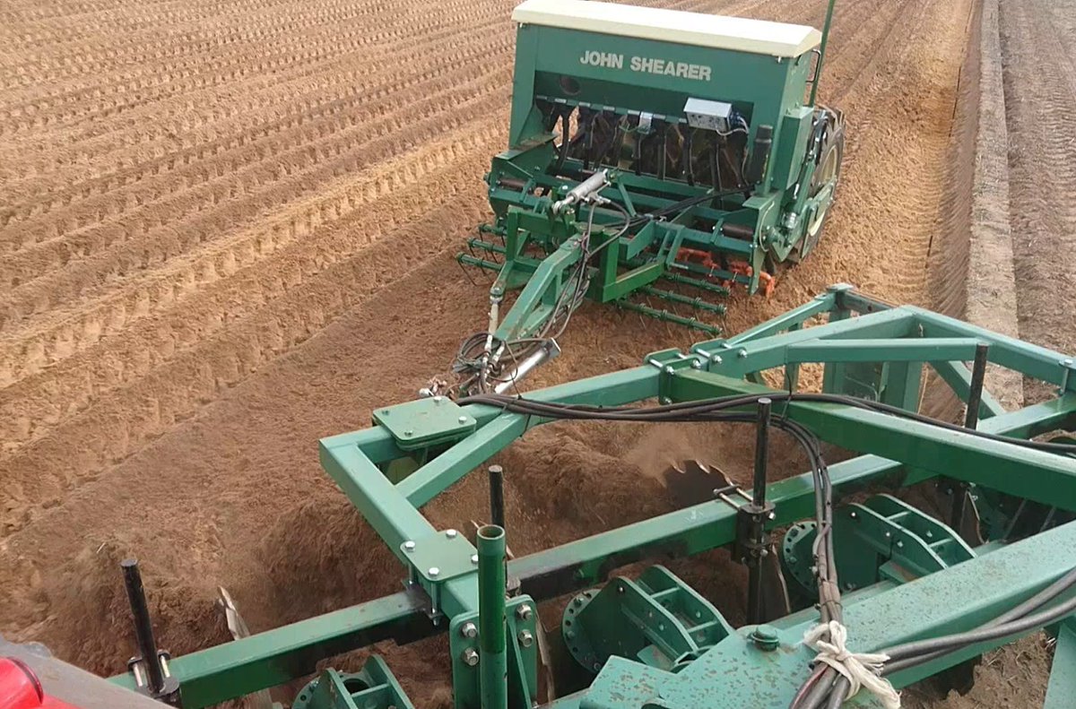 AgEngUniSA's tweet photo. @Howelly_Agro @Mel_Fraser1 Matt, Mel, if you interested to try some you know that unisa has spade and sow and plow and sow equipment. https://t.co/3DQDLjc7l1