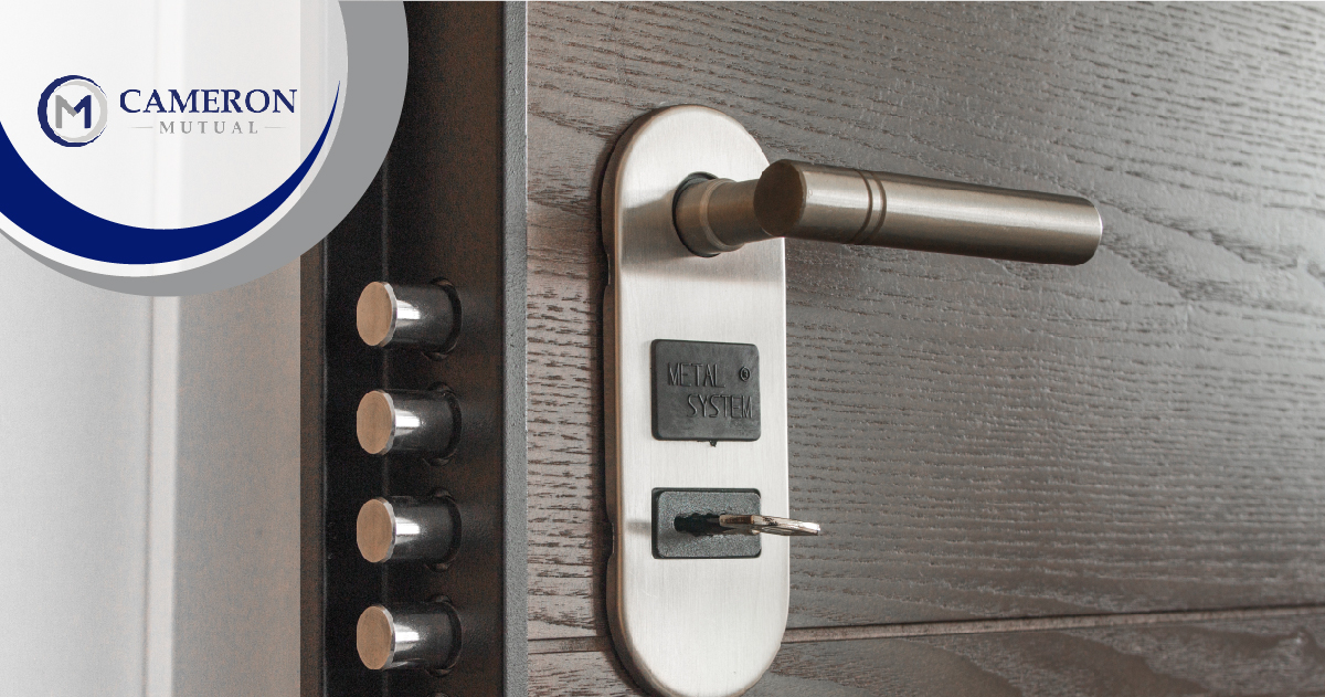 ChrErin's tweet photo. A home security system is a great way to keep your home safe. Not only is it useful if someone is trying to break into your home, a sign or decal from a credible security company can deter burglars from even trying to break in. https://t.co/bb2GRBoW9X