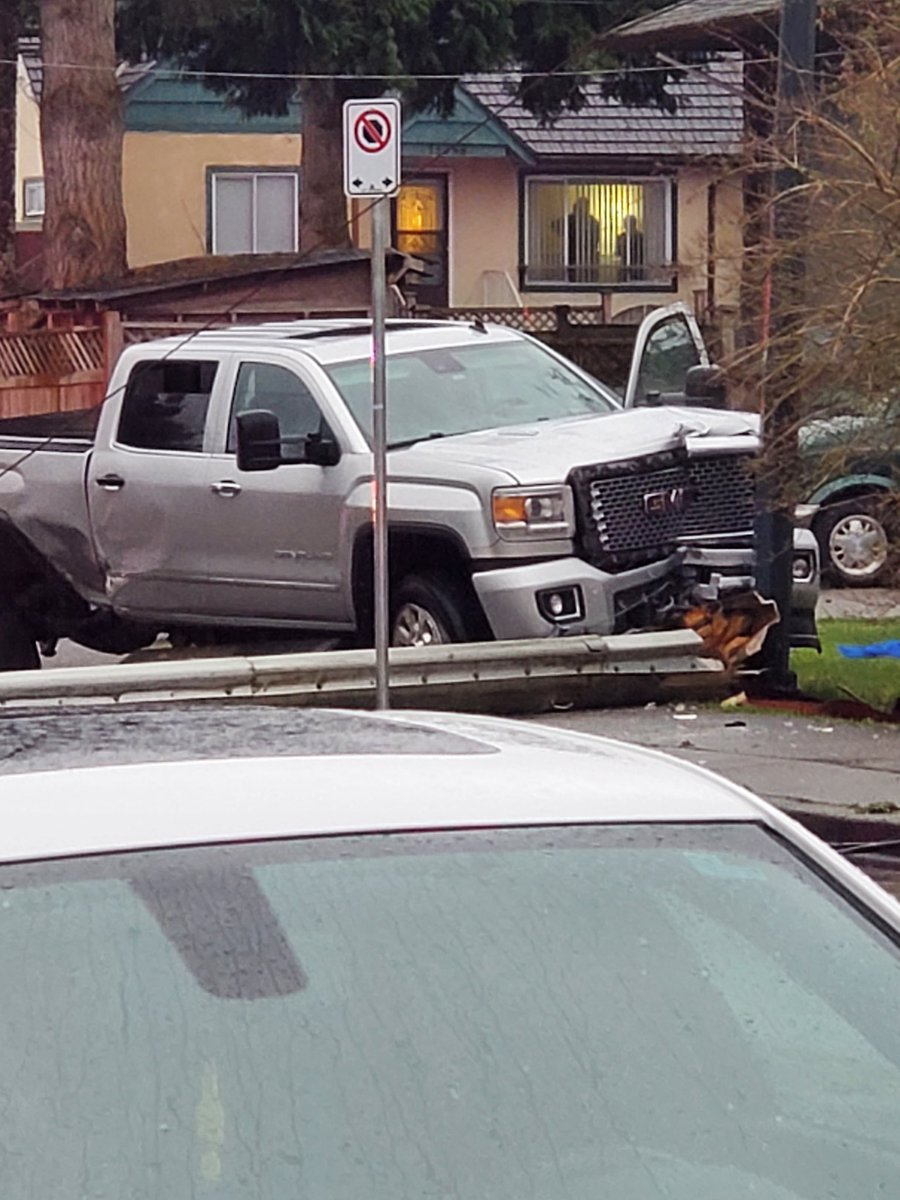 Mpriddy's tweet photo. @GlobalBC Another police incident at 96th and 134th in Surrey.  Lines are down. https://t.co/KvyibhqpFU