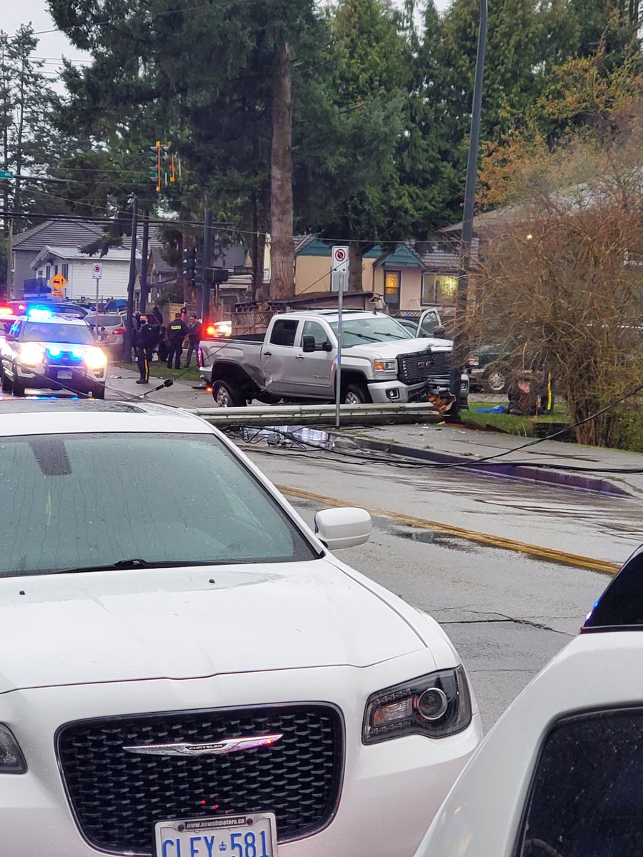 Mpriddy's tweet photo. @GlobalBC Another police incident at 96th and 134th in Surrey.  Lines are down. https://t.co/KvyibhqpFU