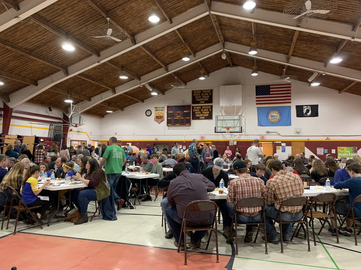 tj_carlson's tweet image. Thanks to the Menno FCA Huddle for inviting me to speak at their yearly banquet tonight. Encouraging to see a community come together for a great cause. And great choice with having Famous Dave’s cater 😏! #ILoveBBQ