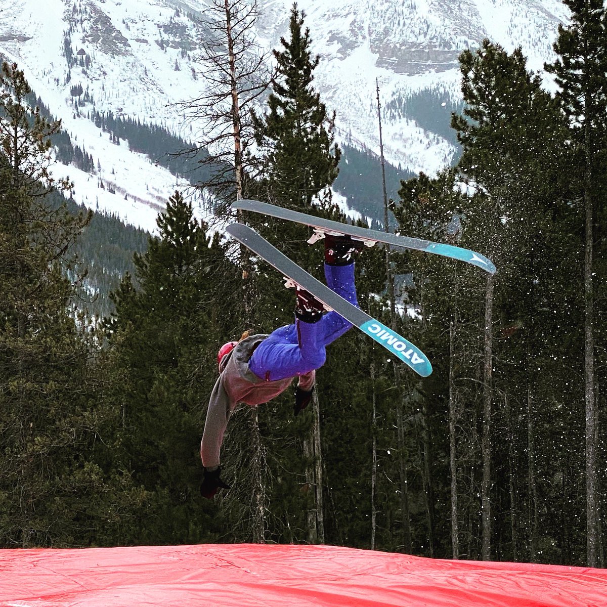 CanadianFarmKid's tweet image. Go Castle!!
#mackensietoppeakcontest 
#toppeakcastlemountainresort