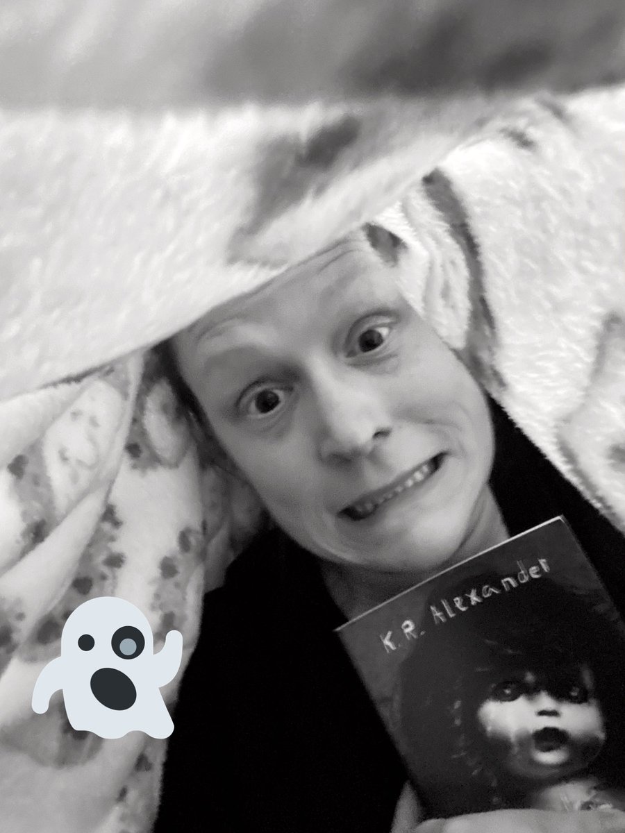 LCEMustangLib's tweet image. Blanket fort and a spooky book!! #CCISDReads #SpringBreakReadingChallenge @LCE_Mustangs