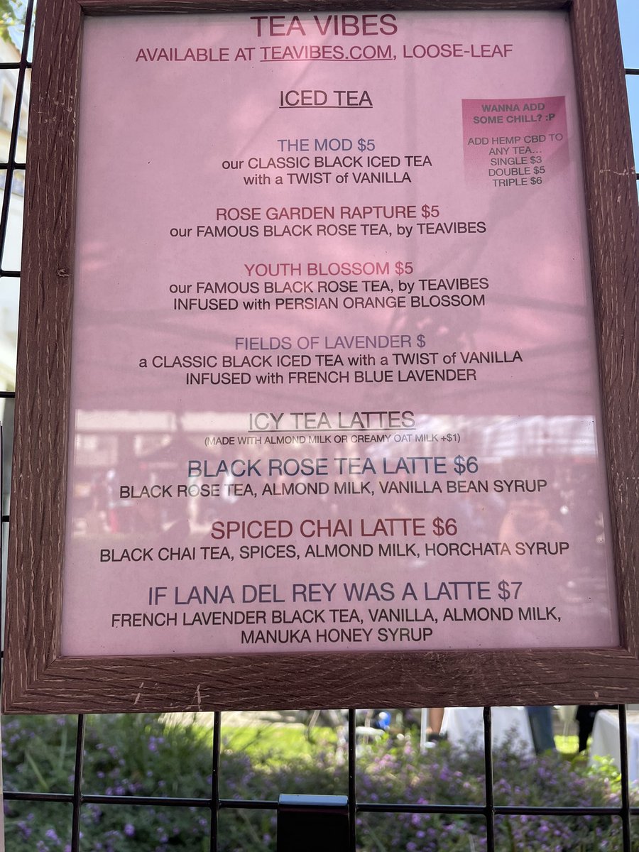 velvetropic's tweet photo. got my if lana del rey was a latte 😌 https://t.co/RE0vjgkXXk