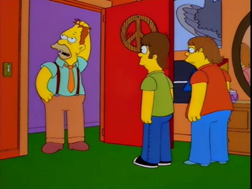 Homer tiene 15 años y se pasa el día encerrado en su cuarto escuchando música con su amigo de instituto Barney Gumble. Gracias a Homer, prueba por primera vez la cerveza. En aquella época, ellos sí que estaban en la onda. ¿Qué época era? Pues como los 70, claro. ¿Por?