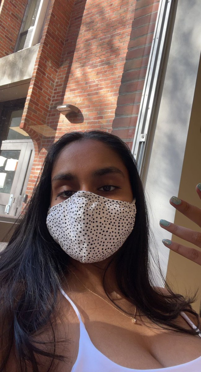 _aashni_'s tweet photo. look at me doing anything but work rn https://t.co/RDnWGREiuj