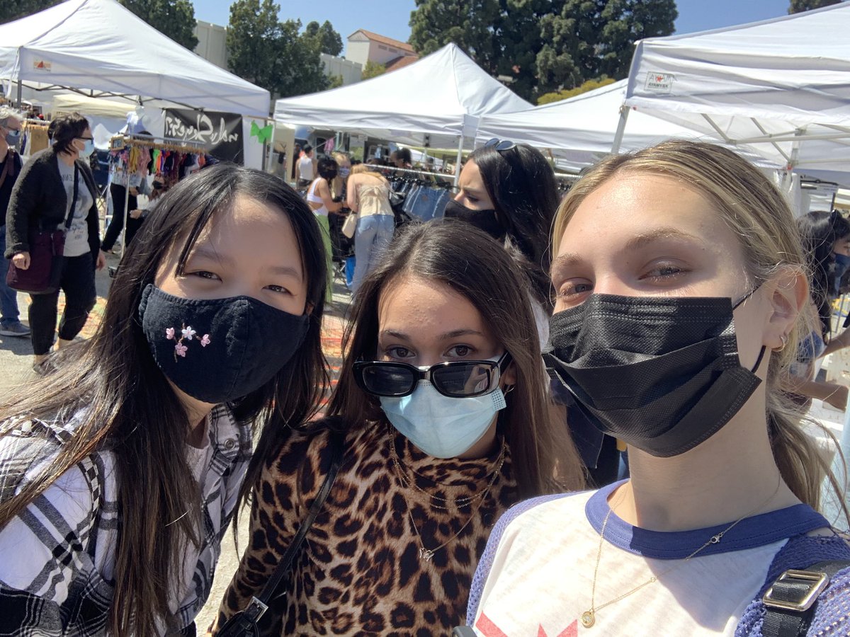 fackesmiles's tweet photo. that’s me my friend and maddie https://t.co/O13raNB7z5