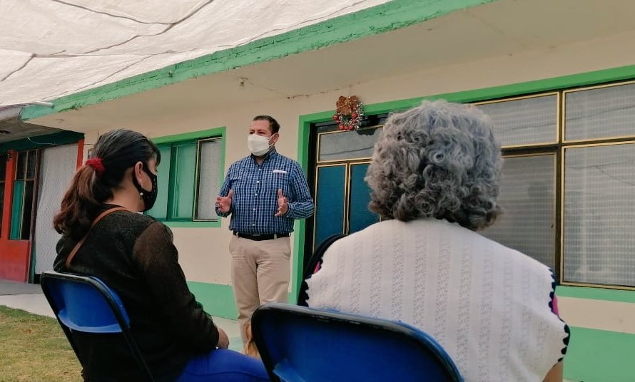 ErickSaulMO's tweet photo. En #SantaMaria platicando con amigos y amigas. Gracias por pasar un ratito de su domingo conmigo. #FelizDomingo #ESMOmentoDeCaminar 👣 @PRI_EDOMEX @Mov_PRImxEdomex @UrAcolman @ActDigMxAcolman https://t.co/4jhV7KQKh3