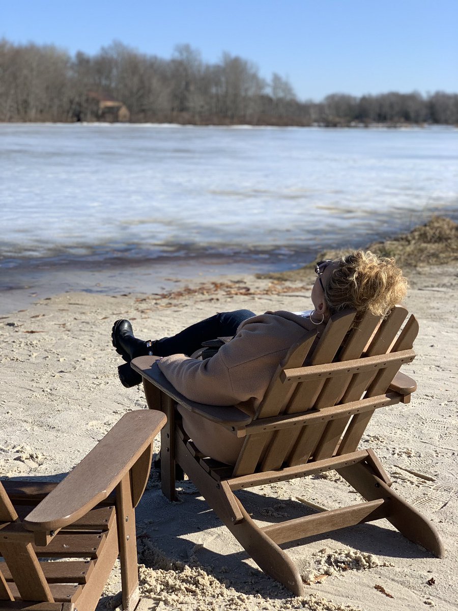 jjojjo's tweet photo. Spring is finally here☀️
Waiting on @BigBassLake1971 lake to defrost💕
#enjoyinglife https://t.co/AQRjS0dXx0