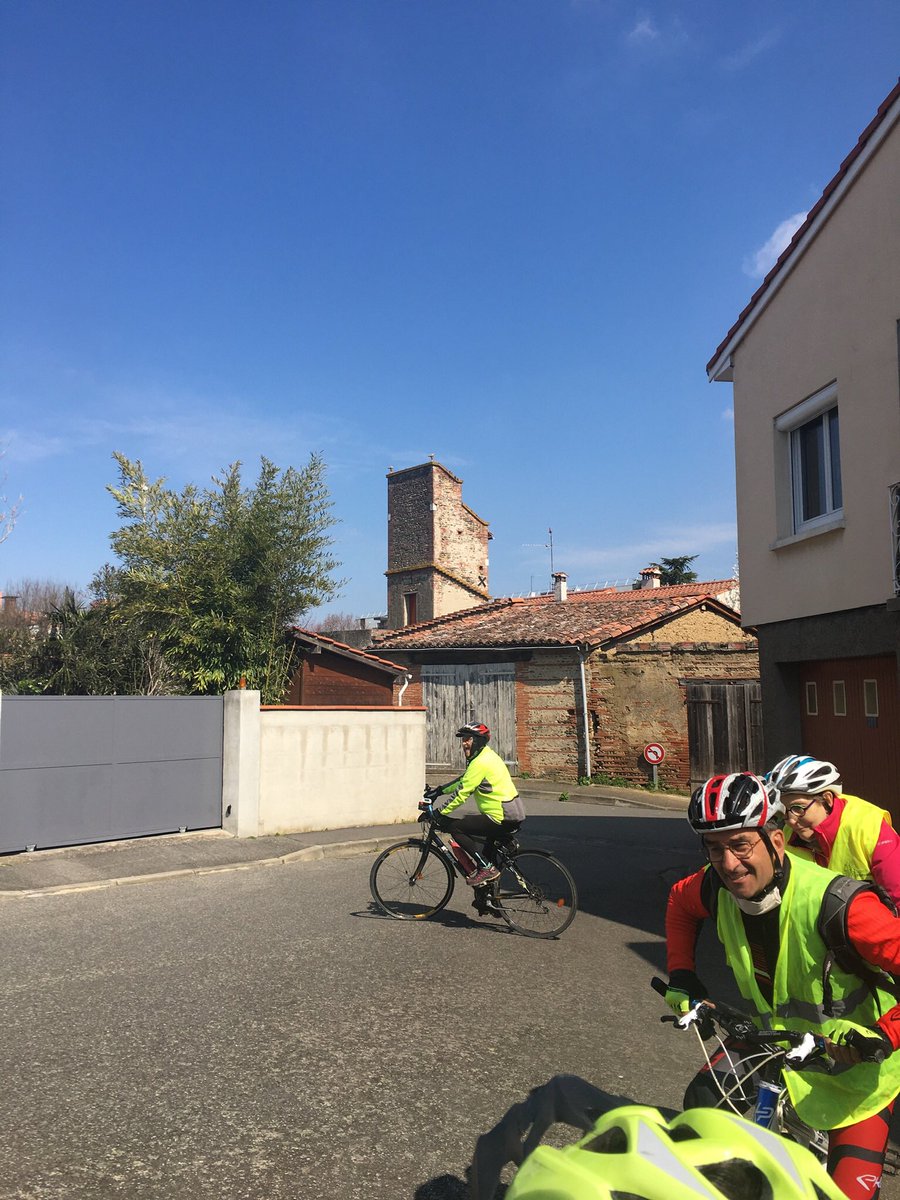 JdJCantalejo's tweet photo. Rando-Vélo à la découverte des pigeonniers autour Colomiers, organisé et bien geré par US Colomiers Cyclotourisme. Très belle ambiance pour un après-midi sportif et convivial... #withPablo #cycling #lifefromthesaddle https://t.co/QseUVyjxnf