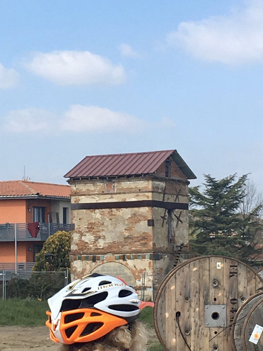 JdJCantalejo's tweet photo. Rando-Vélo à la découverte des pigeonniers autour Colomiers, organisé et bien geré par US Colomiers Cyclotourisme. Très belle ambiance pour un après-midi sportif et convivial... #withPablo #cycling #lifefromthesaddle https://t.co/QseUVyjxnf