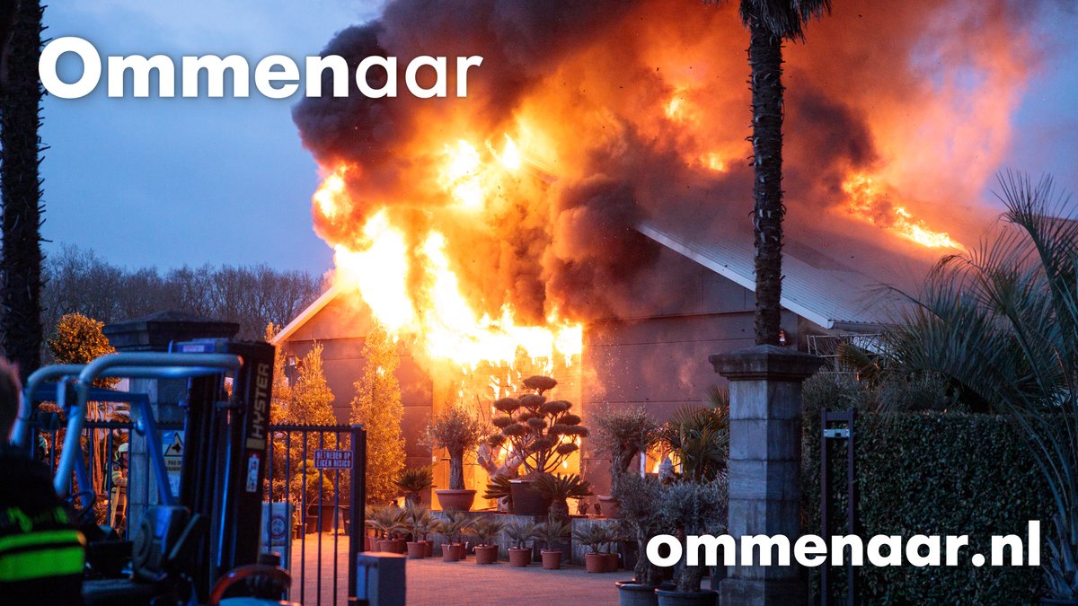 Zeer grote brand bij Palmexpert in #Ommen onder controle, treinverkeer weer opgestart...