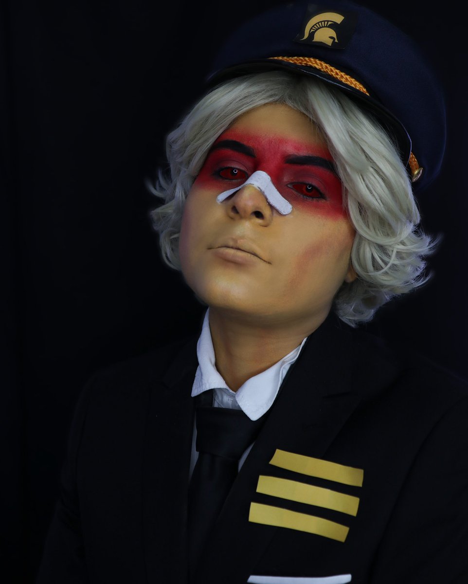 Ares Cosplay 💛 #loreolympus #loreolympusfanart #ares #GodofWar #greekgod <a href="/used_bandaid/">RachelSmythe @ Lore Olympus</a>