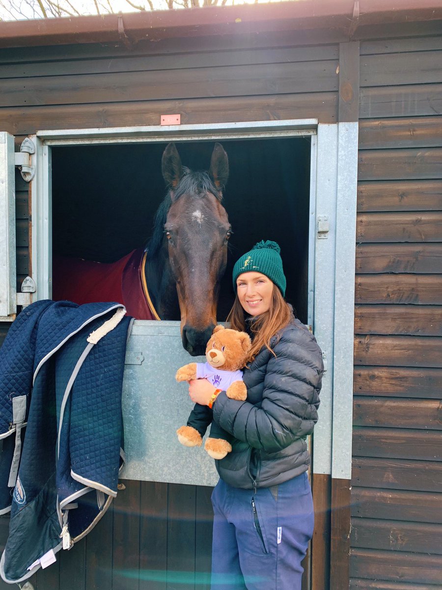 KateTracey12's tweet photo. Just a few pics of the most incredible weekโบ๏ธ saved the rest for the gram๐๐๐ฎ๐ช #CielDeNeige #BlueSari #AlBoumPhoto #SaintSam #CheltenhamFestival https://t.co/0e7YfFg1Jn