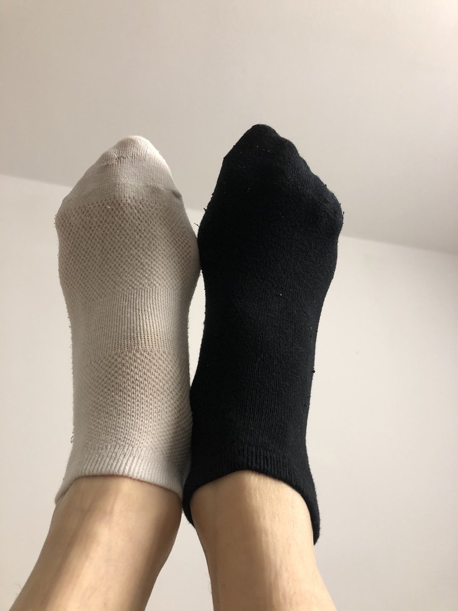 Keuzestress in de ‘dag van’... Voor iedereen gelijk: steunkousen in de lente voor alle mensen in de zorg #werelddownsyndroomdag #steunkousen #dagvandezorg #1stedaglente #dagtegenracisme