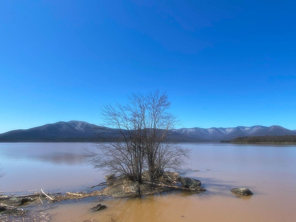Sheryle1122's tweet photo. Walked 3 miles today with this view! #UpstateNY #CatskillPark #Catskills #NYstate #UlsterCounty #WelcomeSpring #AshokanReservoir #StormHour #ThePhotoHour #TwitterNatureCommunity https://t.co/wlgRLqKYtP