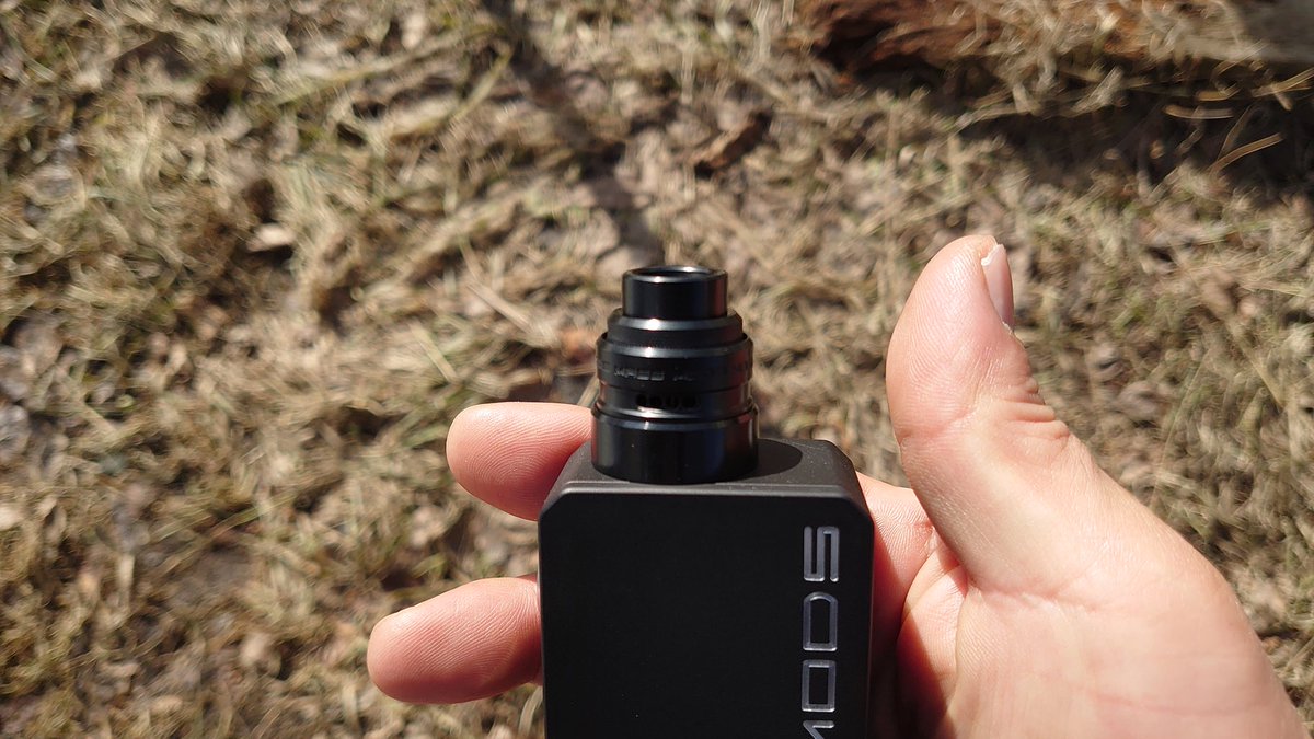 CebrjowHwScHCkj's tweet photo. 皆さんおはよっチェ😆👍今週も宜しくご安全に🙇💦 #massmods #axialprime RDA + #UA2 21700 MOD キャップちょっと磨いてみた。😋💦 #vape #vape好きな人と繋がりたい #VAPE好きと繋がりたい #VAPE初心者 https://t.co/vXJNiZRa3P