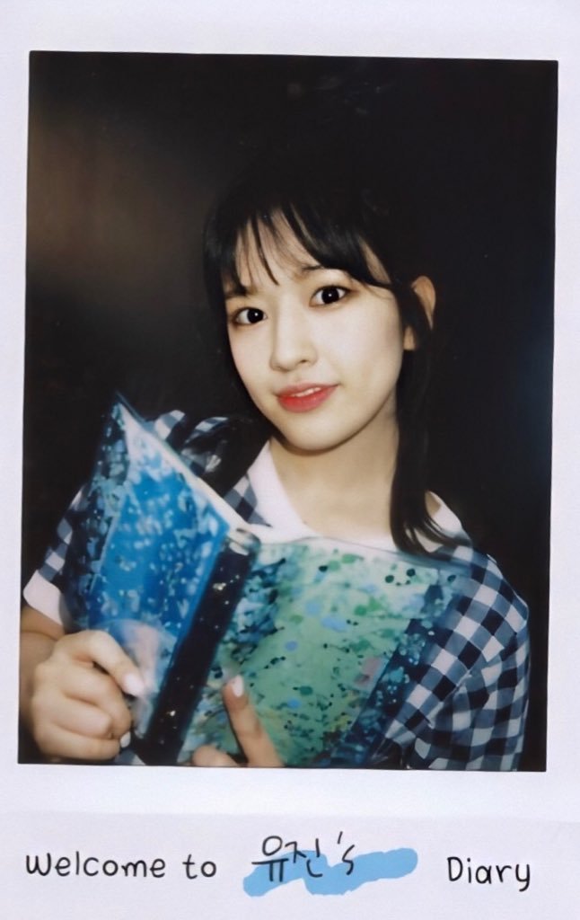 ive_fim's tweet photo. An Yujin 🐶💙 
#567ACE - Tufts Blue 
Yujin an ace indeed https://t.co/3WYl8S5bRM