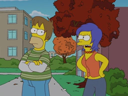 Son finales de los 90, y Homer tiene 22 años evidentemente. Homer y Marge ya vive juntos en un apartamento alquilado cuco, y ella empieza en la universidad. Homer inventa el grunge, como todos sabéis, y forma con sus mejores amigos - Lenny, Carl, y el policía Lou - "Sadgasm".