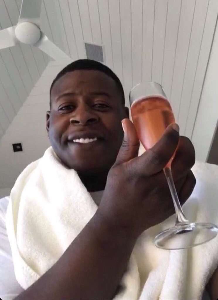 juliocuhh's tweet photo. these mimosas be hitting https://t.co/XY6zCA4FRQ