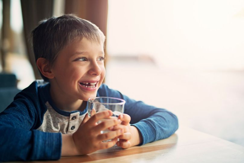 FitKidsofSWOK's tweet photo. Cavities are preventable! Choose fluoridated tap water over sugary drinks for a healthy smile. #NCDHM https://t.co/ADGLLZyurk https://t.co/m7DuIxslJQ