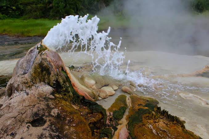 aisha_swaib's tweet photo. Easter gate away #semlikihotsprings #fortportal #grouptrips #visituganda https://t.co/lq1pHKnQqx