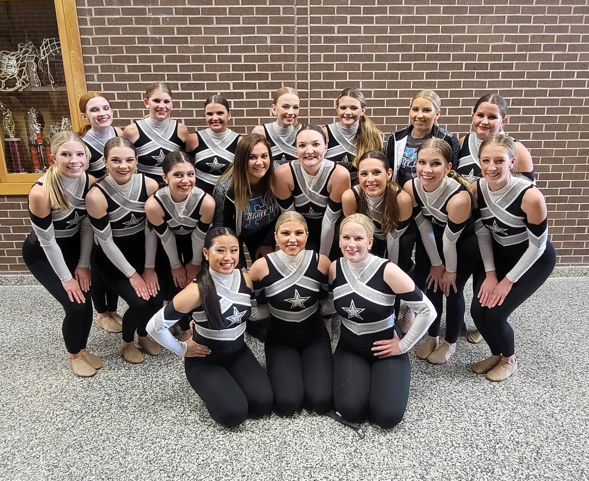 DanczCatz's tweet photo. Dancz Catz energy was on fire 🔥Hold your heads high ladies, we have a NATIONALS to win🏆

Pom:Showcase Star, 2nd 
Kick:Ultimate Star, 2nd 
Open:Ultimate Star, 1st
Hip Hop:Showcase Star, 2nd 

Congratulations Gracie Graf for winning Captain of the Day💙 https://t.co/nLNma3TSgL