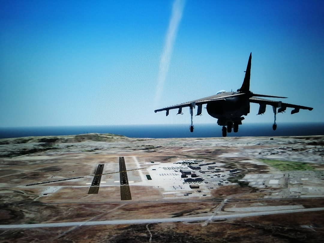 FLOANVirtual's tweet photo. #AV8BIICombatReady ⚔ Vuelo de adiestramiento de nuestra #NovenaEscuadrillaVirtual 🇪🇸, con el avión cazabombardero Boeing AV8B Harrier II+ ✈ del #VMAT203 "Hawks" 🦅, con despegue en #MCASMiramar (#KNKX) 🇺🇸, rumbo a #SanClementeIslandNavalAuxiliaryLandingField (#KNUC) 🇺🇸 https://t.co/v0hVnvTkmp