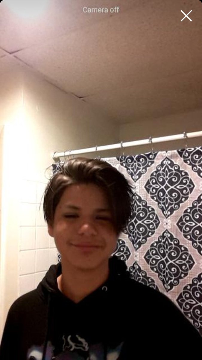 EdwardsOldDildo's tweet photo. Here's a picture of me before mental illness hit https://t.co/Rzqc0ik0Ce