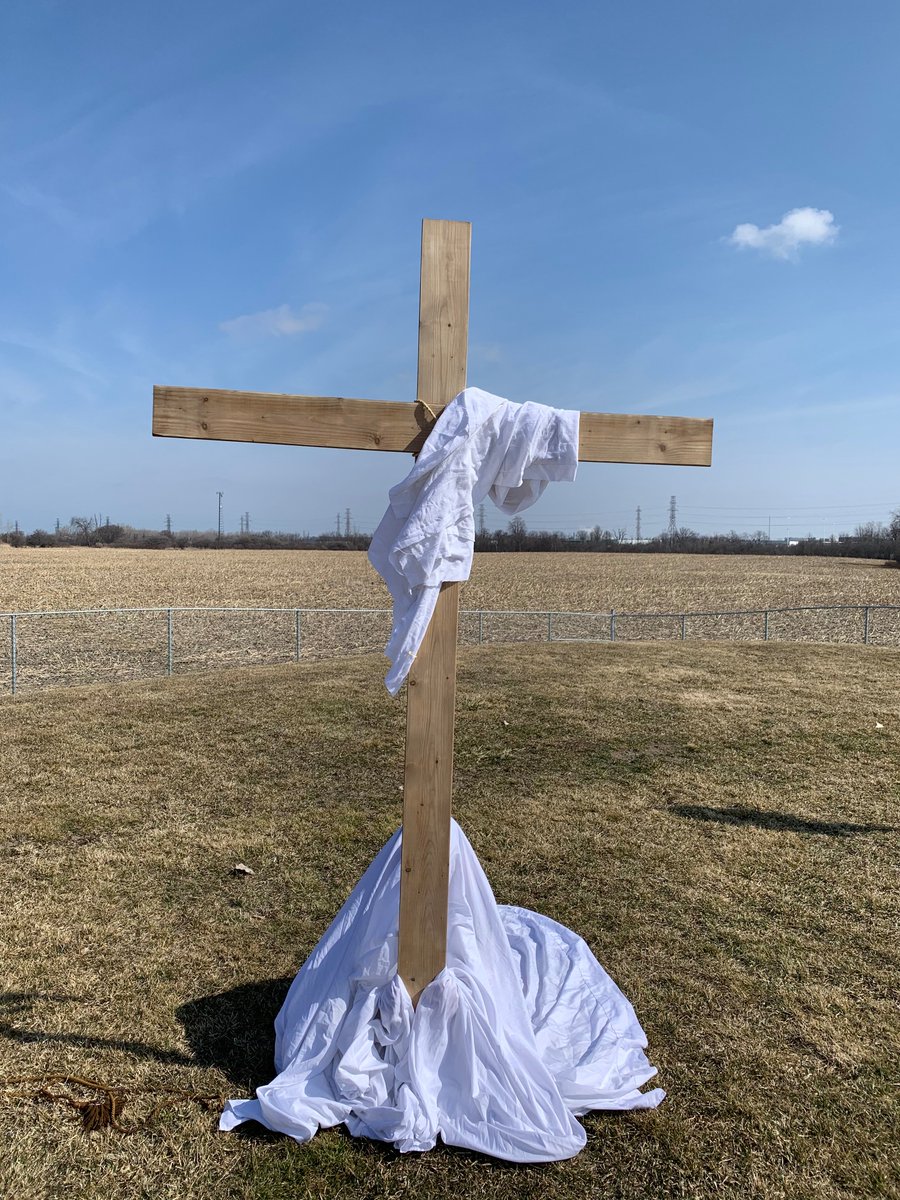 BaggioSandy's tweet photo. Last week was perfect to take pictures for our tableau. Next step is to create our presentation to share with our school community during Holy Week. Our Heart Print Challenge is really bringing us together. So excited to share with everyone!! #sccdsb @StJosephCorCS ❤️😍 https://t.co/9mJOZ9L7uC