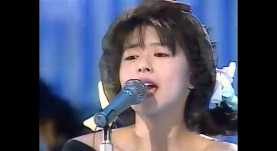 ばぶりっくぷれっしゃー 3月22日は世界水の日 Nowplaying 小泉今日子 水のルージュ Single Release 1987 2 25 作詞 松本隆 作曲 筒美京平 編曲 大村雅朗 カネボウ化粧品 87 春のイメージソング アクアルージュ Cmソング 小泉今日子