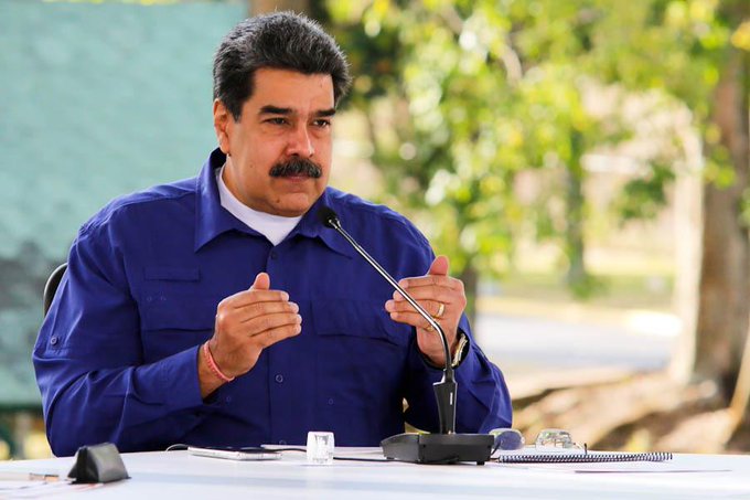 #EnVivo || Pdte. <a href="/NicolasMaduro/">Nicolás Maduro</a>: Por ahora no es posible, no vamos a iniciar las clases presenciales. Venezuela mantiene el sistema educativo a través de teleclases, internet, videoconferencia. No vamos a poder regresar, por ahora, a clases. @psuvaristobulo