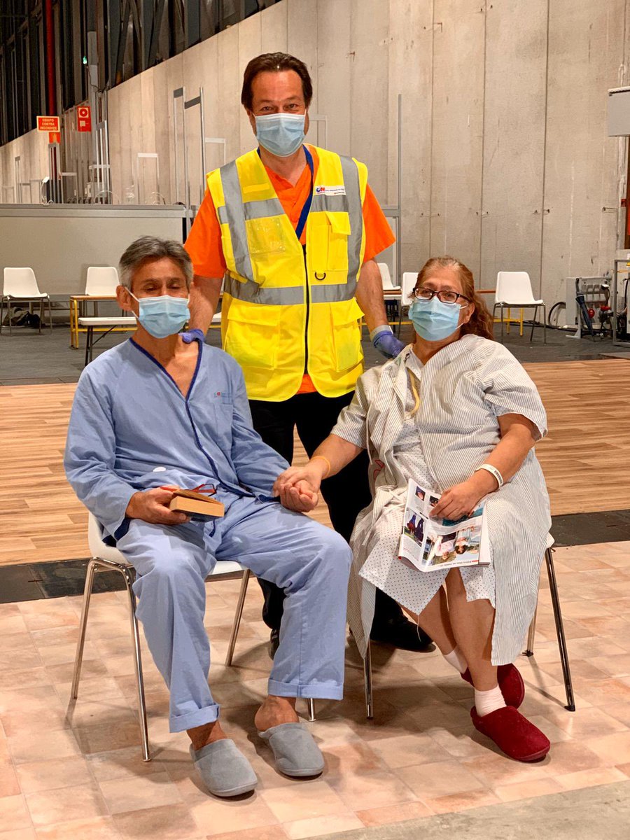 fpradosroa's tweet photo. Y lo demás se escribió y se escribirá, pero entre todo el drama que vivíamos supimos ser felices y hacer felices a mucha gente, se curaron muchísimos pacientes y nos sentimos orgullosos de formar parte de un equipo y una misión increíble! https://t.co/Xx1Zqm0Ehs