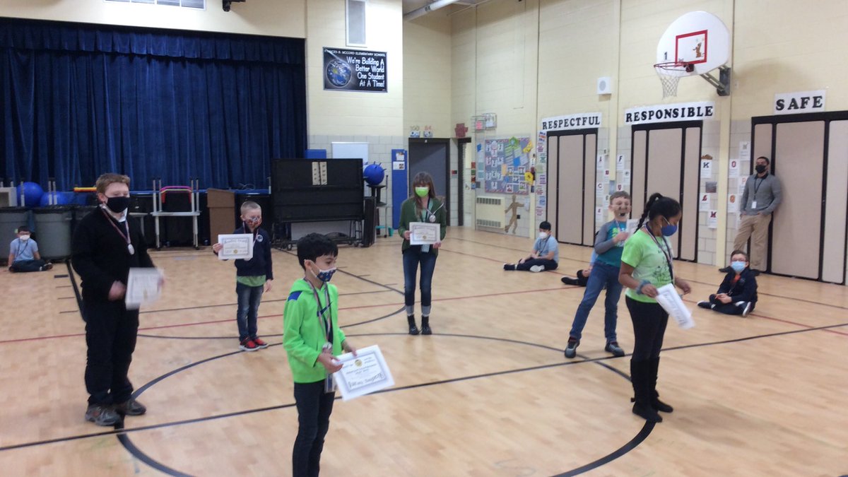 swalkerhood's tweet photo. March Madness Mrs. S’s style...students read books for points and earned medallions and certificates!📚👍🤠 #fbmccordmustangs #burbank111 #readerareleaders https://t.co/WMiPQ8GDqu