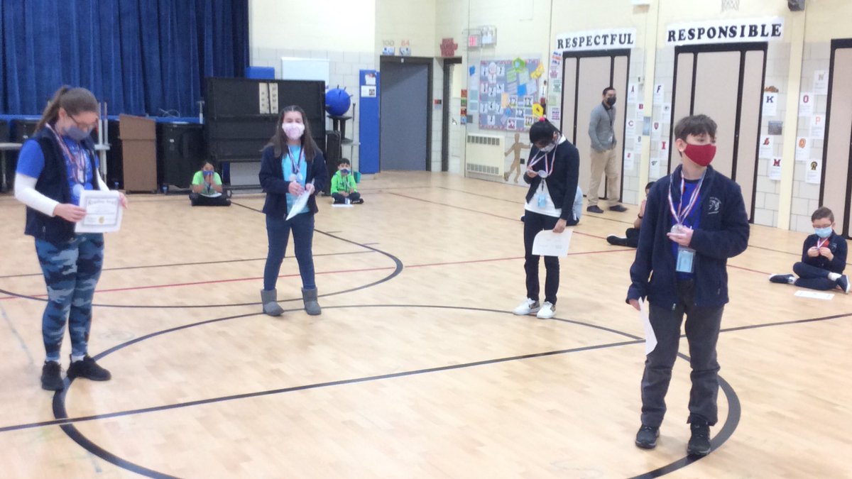 swalkerhood's tweet photo. March Madness Mrs. S’s style...students read books for points and earned medallions and certificates!📚👍🤠 #fbmccordmustangs #burbank111 #readerareleaders https://t.co/WMiPQ8GDqu