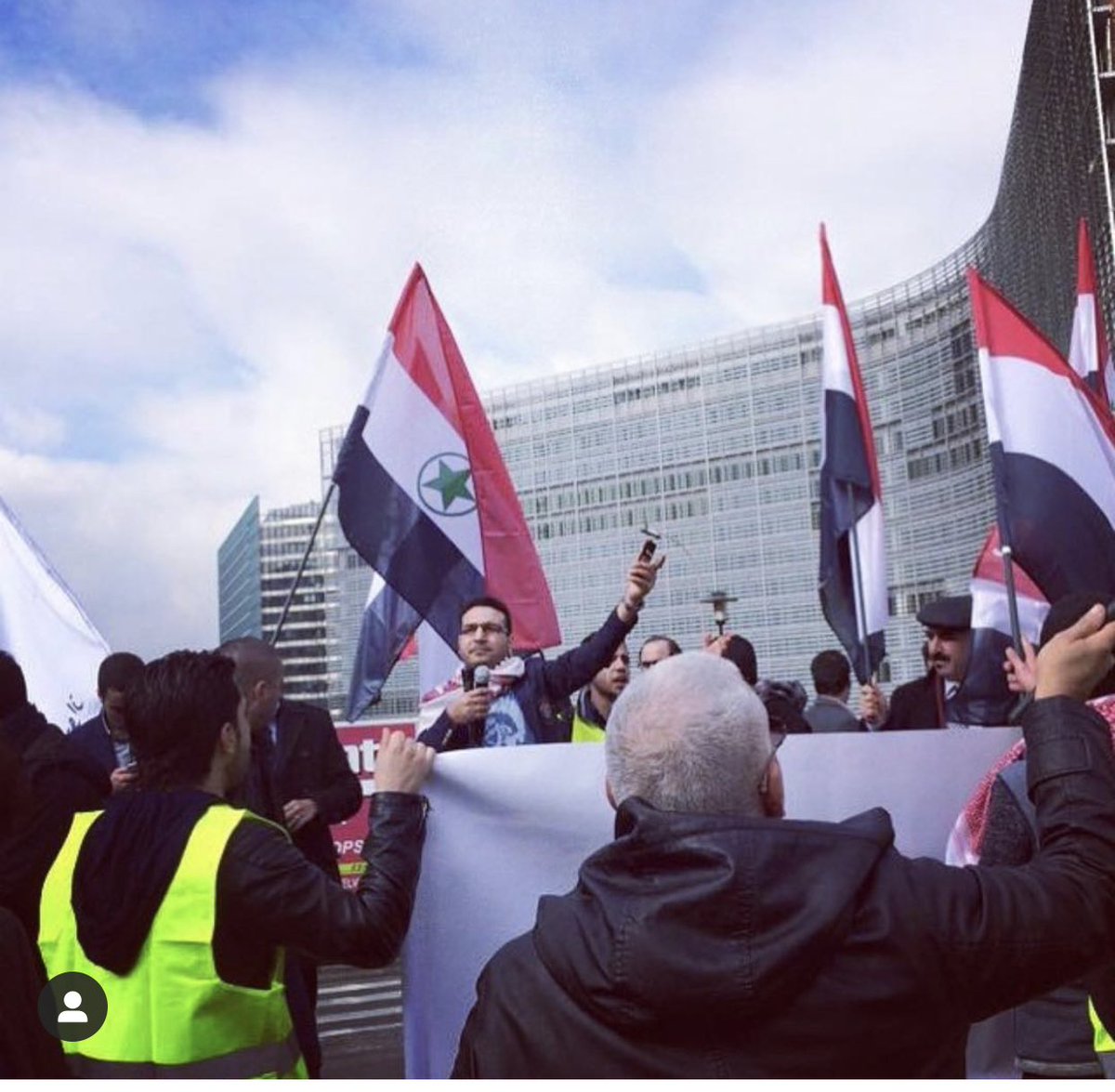 MohamadAhwaze's tweet photo. استخبارات الحرس الثوري الايراني، أفرجت عن والدي اليوم في الأحواز بعد احتجازه لمدة يومين، النظام الايراني يضغط على عائلتي بسبب عملي الصحفي، لا علاقة لعائلتي بعملي ابداً، كل الضغوط التي يمارسها نظامك @Khamenei_fa المنهار لن تجدي نفعاً معي يا خامنئي . https://t.co/6MmJFINuLx