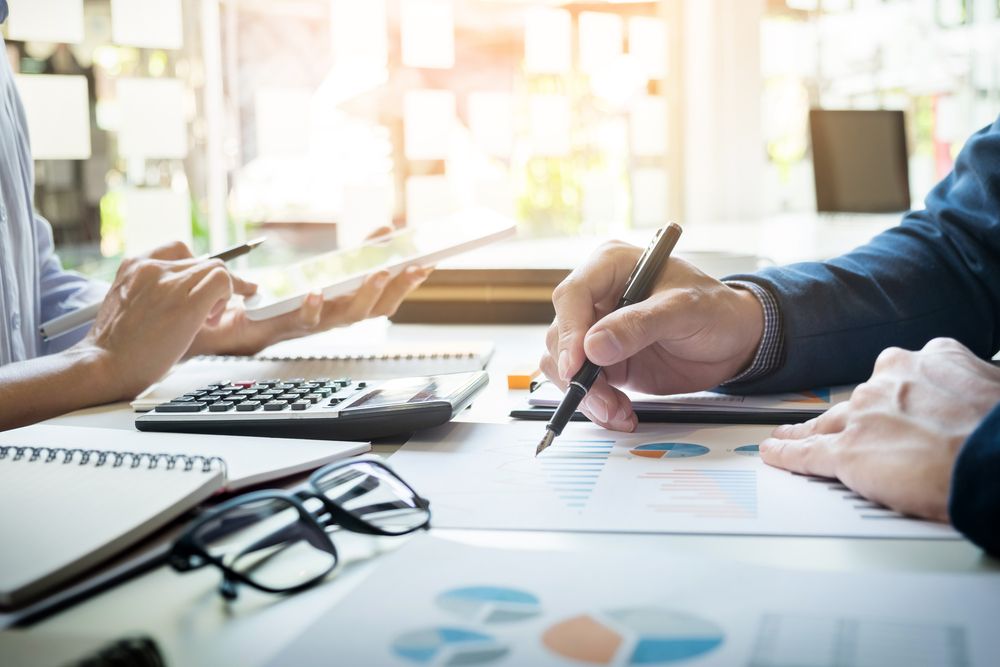 eonx_com's tweet photo. Employee recognition is a great way to retain the best staff and reduce your recruitment costs. But how do you develop a cost-effective Rewards Program? 

This blog post highlights five ideas that will get you started: https://t.co/qgUibRTQJc 
#employeerecognition https://t.co/4r7d1F9hDG