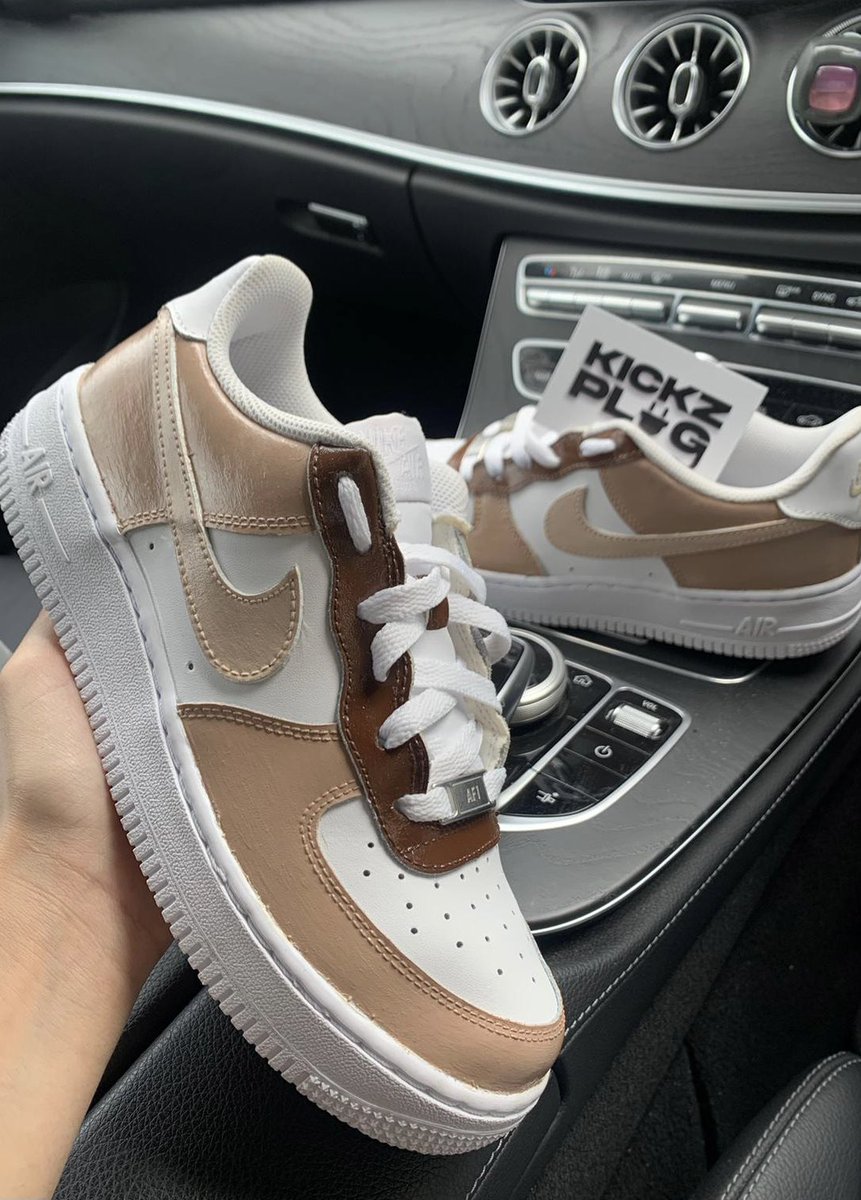 kickzplugldn's tweet photo. Custom Air Force 1 https://t.co/IzjeqVe10c