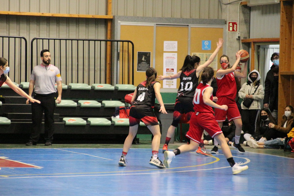 BasketVenecia's tweet photo. Primera Nacional Femenina A2  61-60 @AntiguoBoscos 
Parciales:9-16/14-16//20-11/18-17
Partido muy serio el jugado, igualado desde el salto inicial. Un último cuarto con ventajas mínimas pero siempre a nuestro favor con una gran defensa colectiva nos da el partido por la mínima. https://t.co/mB7zKfhNcM