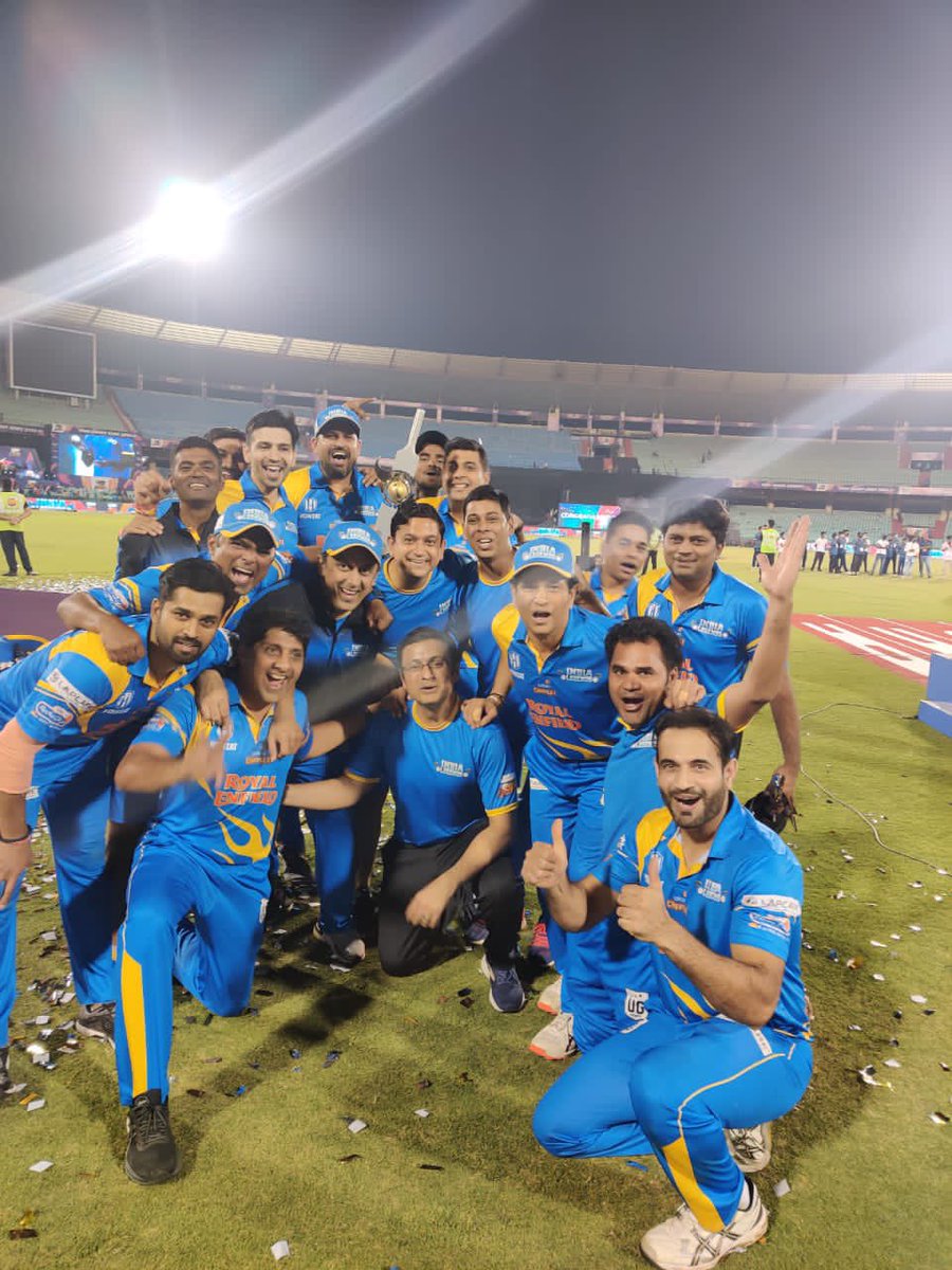 IrfanPathan's tweet photo. Ye team Hai apni🙌 #india https://t.co/pno0yZX4WD