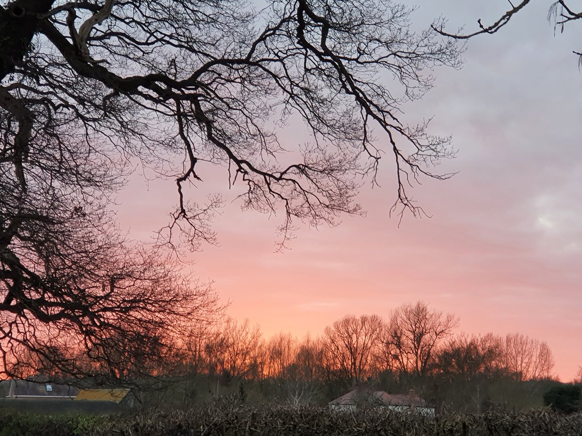 Glowing evening sunset and peaceful evening #alcester