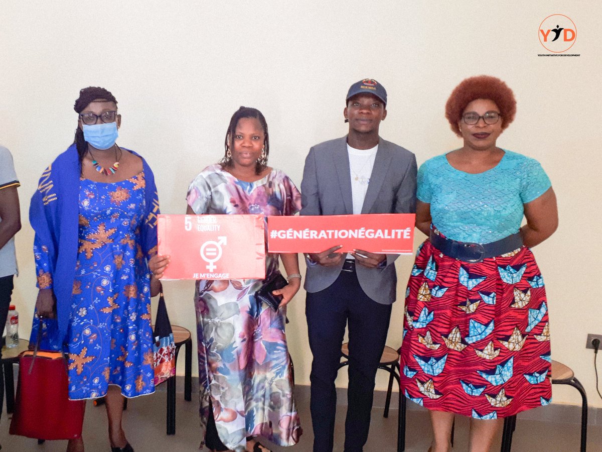 YouthInitiativ6's tweet photo. Revivez en image l'activité du samedi 20, Thème: l'#inegalites entre les #hommes et #femmes: l'état des lieux au #Benin.
Photos: https://t.co/y3FG1Jb62m
live #Facebook : https://t.co/zFmrGCNx6k
@nosvoixcomptent  @LabisPortoNovo   #GenerationEquality  #nosvoixcomptent #lavoixdeyid https://t.co/DKWY7BfHfk