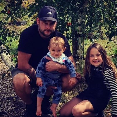 Too Greezey tweet media