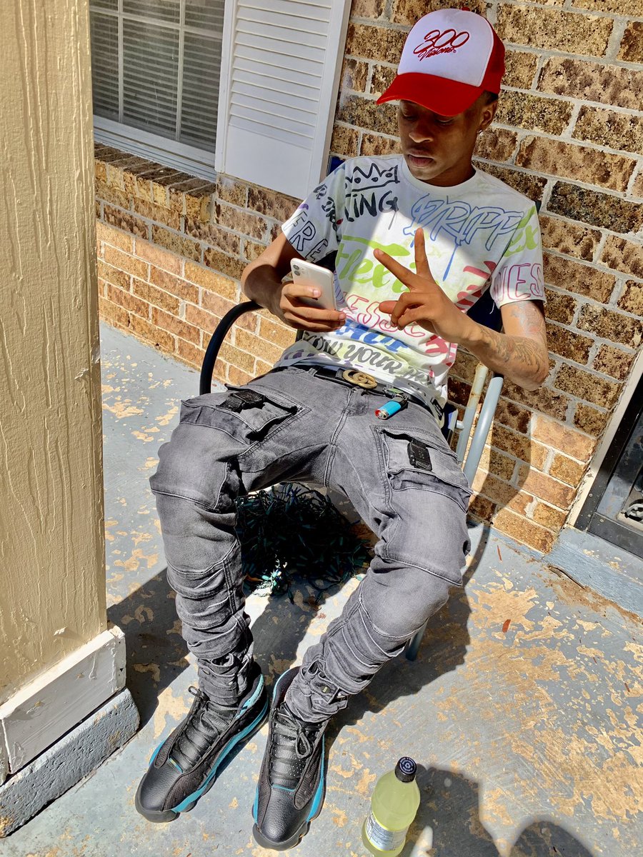 CeoAlo's tweet photo. We Not The Same 🙅🏽♂️ They Like 0% Of Me 💩 On My Enemy’s I Know They Sick 🤢 Of Me.....
#TheFlyWay🧩
#mrthinkiongotitonme🤫 https://t.co/CODRk40j8e
